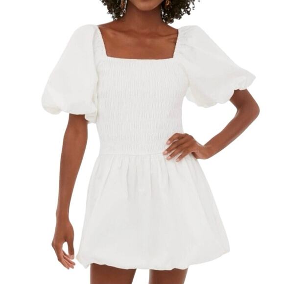 HYACINTH HOUSE Dresses & Skirts - New Tuckernuck Hyacinth House White Smocked Puff Sleeve Catarina Dress M 1741-20